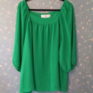 Avenue size 26/28 Green Top flowy square neckline